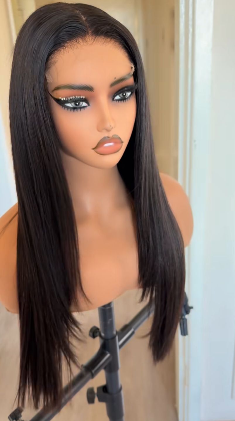 22" Black Straight Wig